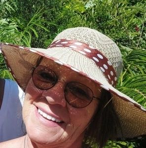 Meet your Posher, Raymonde